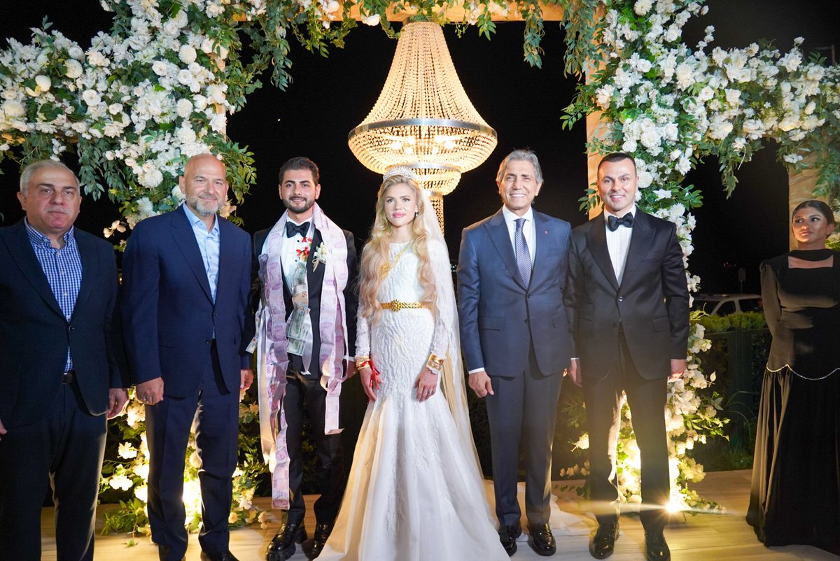 İstanbul Milletvekilimiz Sayın Seyithan İzsiz’in kıymetli yeğeni Muhammet ve Elif’in nikâh merasimine katıldık.

Genç çiftimize ömür boyu huzur, muhabbet ve iki cihan saadeti diliyor; her iki ailemizi de gönülden tebrik ediyorum.

Allah mesut ve bahtiyar etsin.