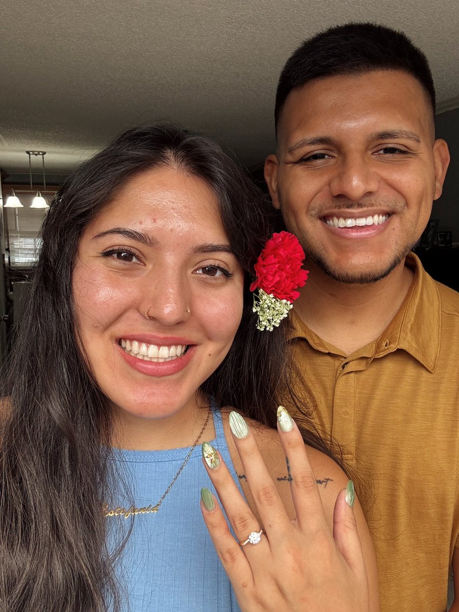 this engagement was brought to you by the original twitter dot com !! <a href="/Josueisinbed/">Sué</a>