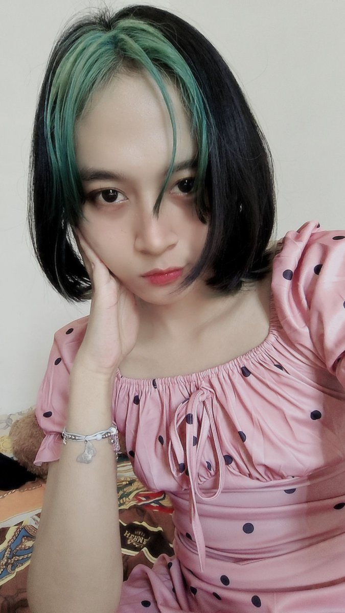 Pesona Cwk Tomboy 😎
#femboy #crossdresser #ladyboy #shemale #transgender #transgirl #tgirl #ts #tg