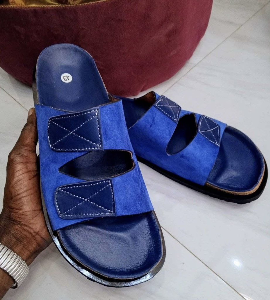 PlaceSama's tweet photo. Sandales dispo sur commande 🔥 
Contact WhatsApp 775444383 
#Followeers https://t.co/SA2TSdJG9R