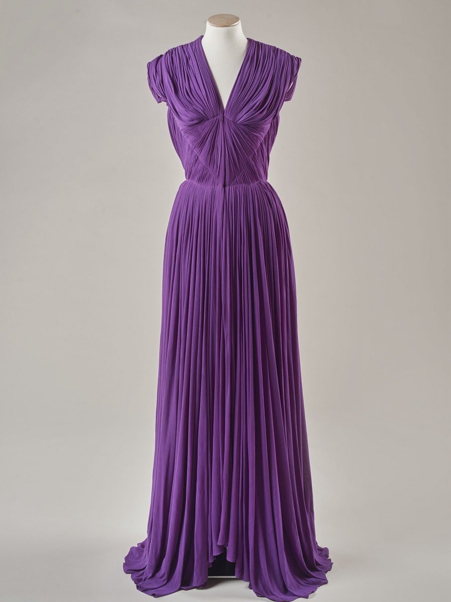Dr Kate Strasdin (@katestrasdin) on Twitter photo Immediately distinctive and one of my all time favourite designers, I wonder how this Madame Grès dress would move. The absence of animation is part of the preservation but mid #1940s it must have looked fabulous <a href="/ChertseyMuseum/">Chertsey Museum</a> #fashionhistory Immediately distinctive and one of my all time favourite designers, I wonder how this Madame Grès dress would move. The absence of animation is part of the preservation but mid #1940s it must have looked fabulous <a href="/ChertseyMuseum/">Chertsey Museum</a> #fashionhistory
