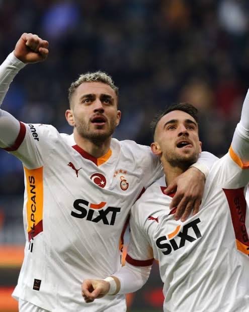 Hoca şu ikiliyi yolla gitsin teknik desen yok Cimbom ruhu yok ne işi var bu ikisinin takımda zaniolo sane yeter bu takıma #KYSvGS