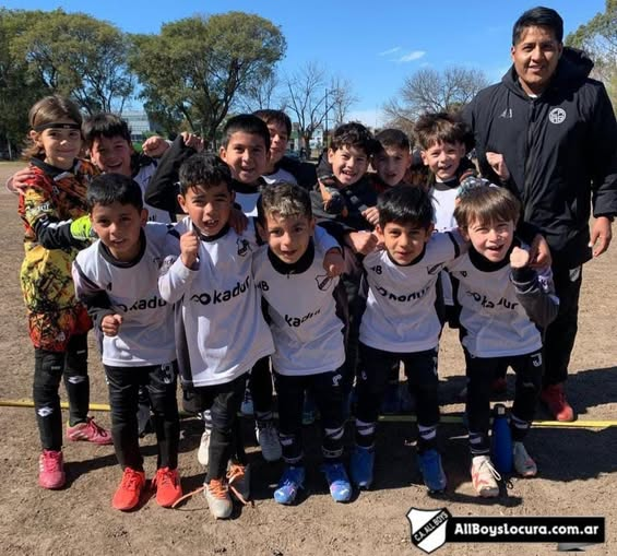 AllBoysLocura's tweet photo. Infantil Metropolitana vs. #ControlOrientado

2012: All Boys 3 - 0 Control Orientado
2013: All Boys 0 - 1 Control Orientado
2014: All Boys 1 - 1 Control Orientado
2015: All Boys 5 - 0 Control Orientado
2016: All Boys 4 - 0 Control Orientado
2017: All Boys 5 - 0 Control Orientado https://t.co/LPp1xcCIj0