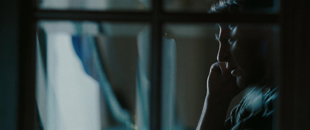 JackOCine's tweet photo. Le cœur ou la raison : James Gray embrasse ce dilemme existentiel de toute sa caméra dans le magnifique #TwoLovers. Dans les pompes d'un homme indécis, emporté par le trouble des sentiments, Joaquin Phoenix livre une interprétation sensible, parmi les plus belles de sa carrière. https://t.co/F1sfkGtArU