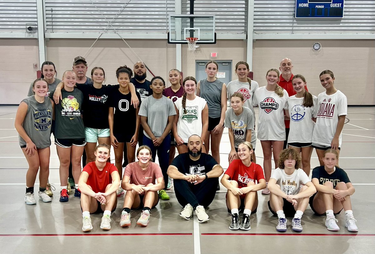 coachbgorman's tweet photo. #ShowcaseBaksetball #Tryouts

Want to thank all the players and 
Parents for coming out today‼️

We are hosting one more tryout
Next Sunday will 👀 you there 🤩 

@ShowcaseMediaCo #Hoops https://t.co/mFFOglUmfJ