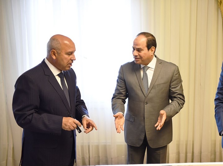 جرا إيه ياكامل العيال دى مدسوسة عليا كل شوية يعملوا هاشتاج مين اللي عامل هاشتاج #بلطجية_السفارات