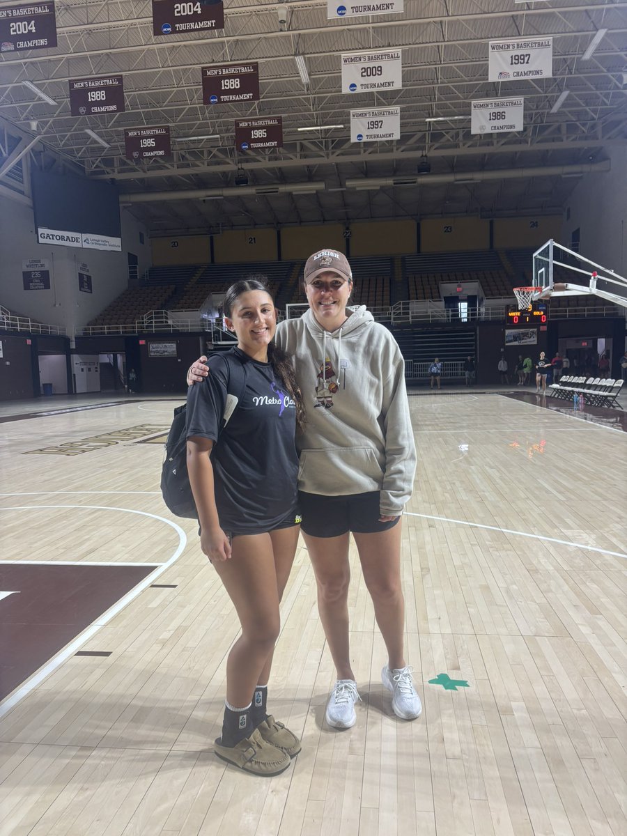 RLaTesta13's tweet image. Had such an amazing time at @LehighWBB elite camp!! Thank you so much for the opportunity 🤎🤍 @SquanGirlsBBall @newjerseyrise @Coach_AChernow @amicker23