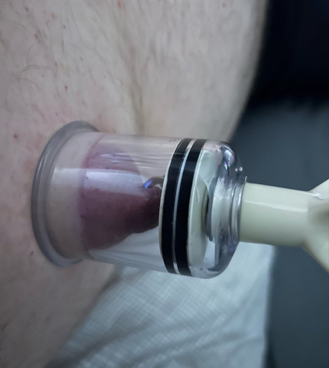 bottomme3333 tweet media