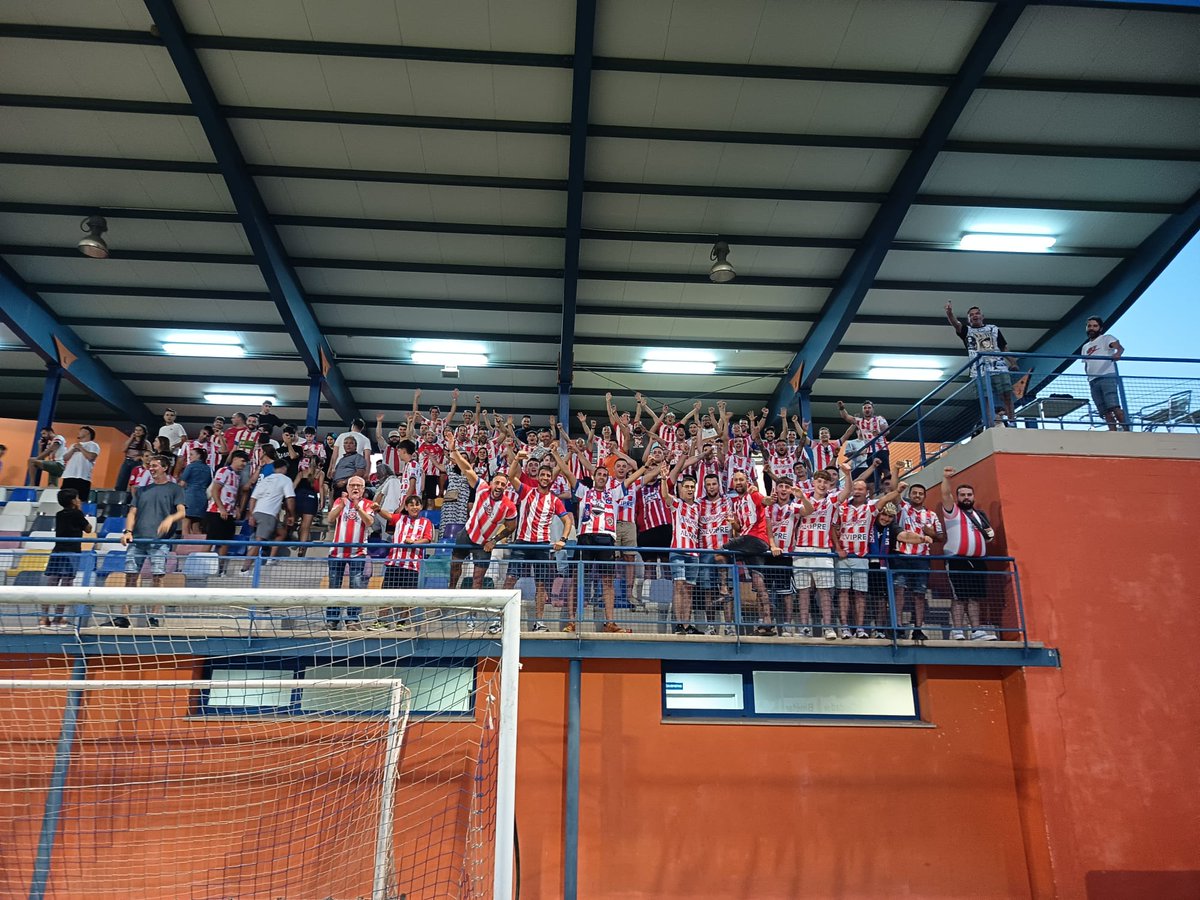 Seguimos de copas,otra vez a tu lado <a href="/AtcoMonzon/">Atlético Monzón Alumbra</a> una tarde de domingo en agosto y seguimos jugando de local,no hay quien pueda con la hinchada Monzonera 🙌🇲🇨🇵🇱💪🚎 #ATuLadoYHastaLaVictoriaSiempreMonzón #TeQuieroAtleti