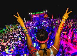 ב-7 לספטמבר יש ירח מלא ומסיבות פול מון מדהימות לאורכה ורוחבה של קופנגן. 

בחישוב קצר שערכנו אני וצ׳אט, עם 10 מליון שקל אנחנו יודעים להטיס לשם 2,000 מילואימניקים שנלחמו בעזה, לשבוע לוהט!

אני קורא לראש הממשלה לגייס 5 משרדים ולהעביר את התמיכה, אנחנו ניקח את זה משם.

ישראל לפני הכל!