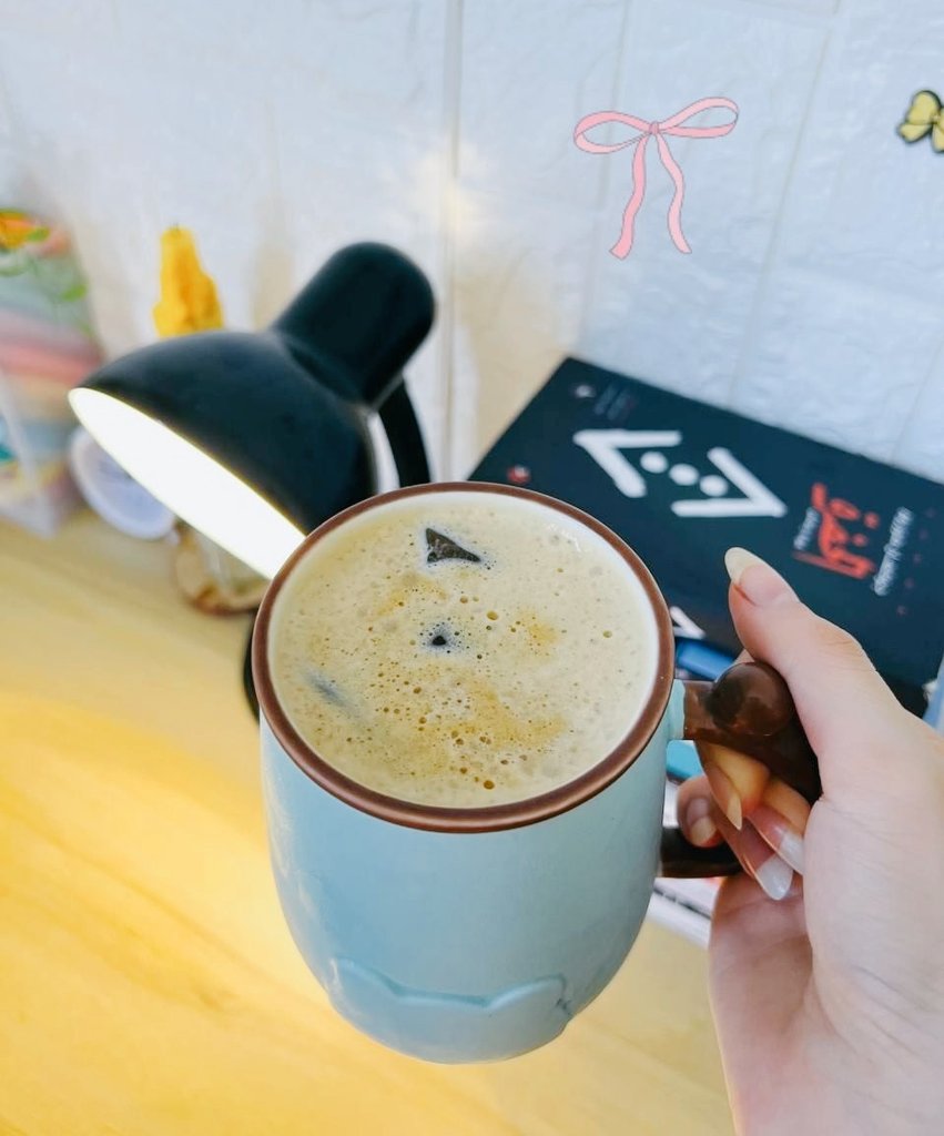 " من لا يخشى حُزنك ، تأكد أنهُ لا يستحقك "