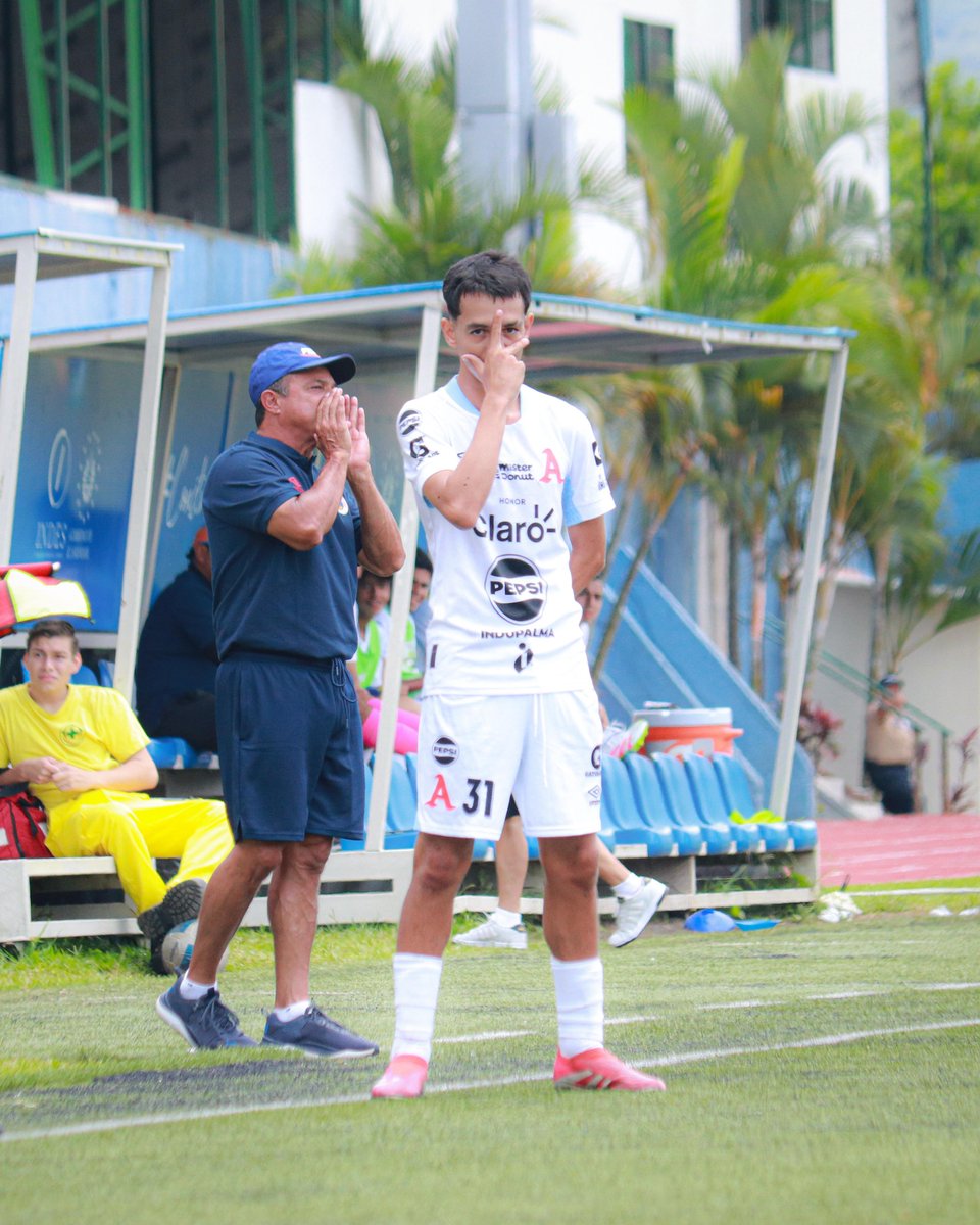 ¡Otro día en la oficina de la Reserva! 🤩🅰️
Los Albos golearon en las Delicias.

🐘ALIANZA FC 6️⃣🆚1️⃣ CD FAS 🐯

Goles:
Diego Bigueur ⚽️⚽️
Manuel Martinez ⚽️⚽️
José Hernández ⚽️
Luis Ramírez ⚽️

#LaGloriaNosPertenece #AlianzaFC