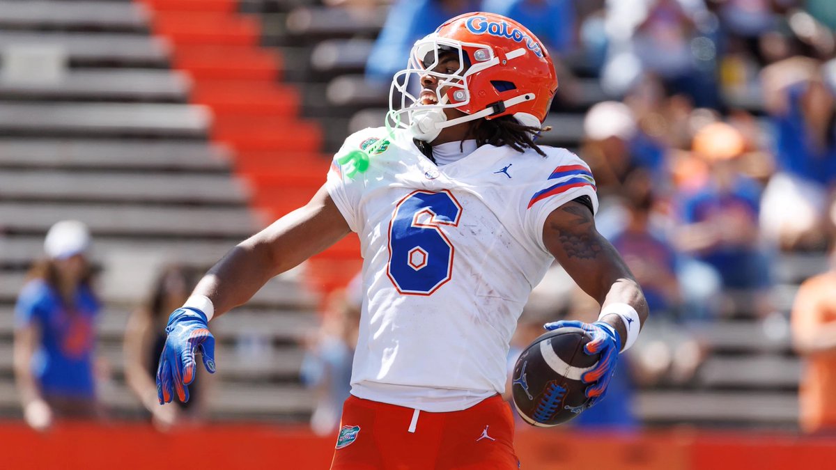 Blue-Ray (Alijah Martin Enthusiast) 2025 CHAMPS π (@mvpmertz) on Twitter photo We are Dallas Wilson days away from Gator footballπ We are Dallas Wilson days away from Gator footballπ