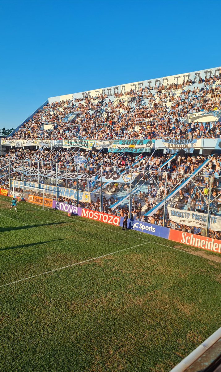 No quiero que vuelvan a verte
Quiero que te vean volver