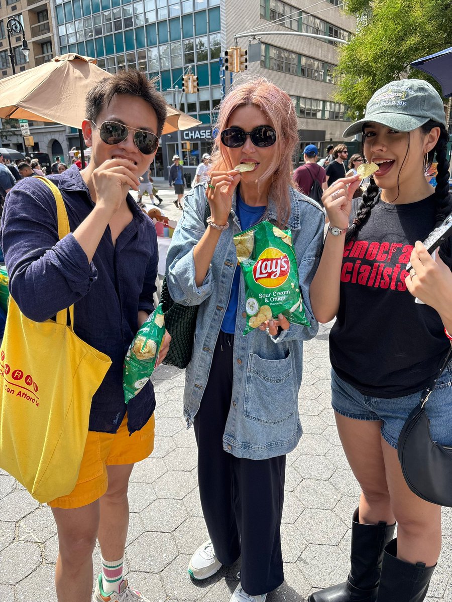 .@DREAMforNYC     <a href="/HotGirls4Zohran/">Hot Girls 4 Zohran</a> 
                                  🤝
  Zohran potato chip scavenger hunt