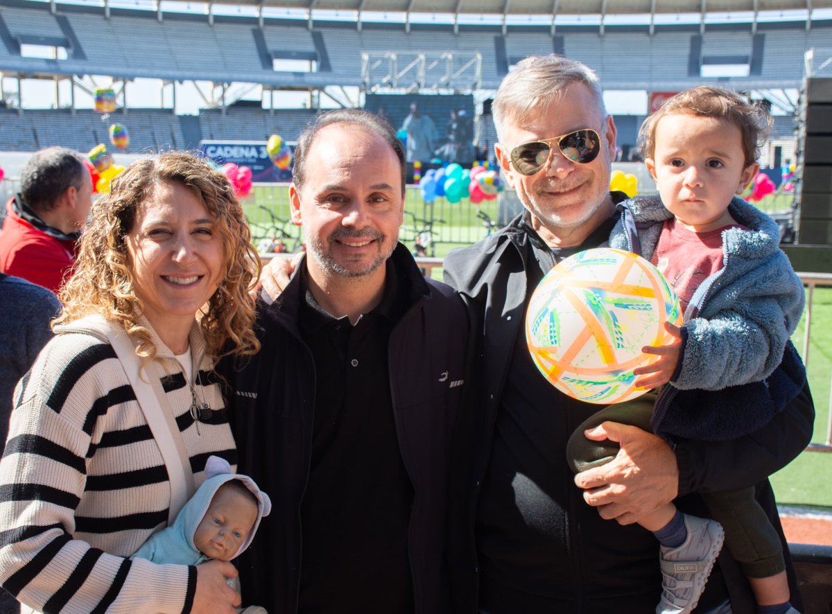 🥳 En el #EstadioKempes, junto a más de 30 mil cordobeses, vivimos la gran fiesta del #DíaDeLasInfancias. 

👏🏻 Con shows en vivo, sorteos y regalos, nuestros vecinos festejaron de un increíble día. 

🫶🏽 Celebrar la etapa más hermosa de la vida de las personas y promover un