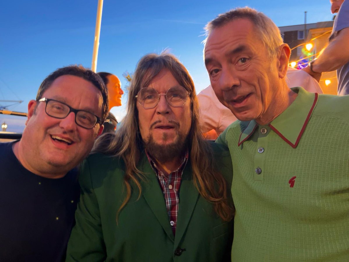 Smithers Jones tweet media