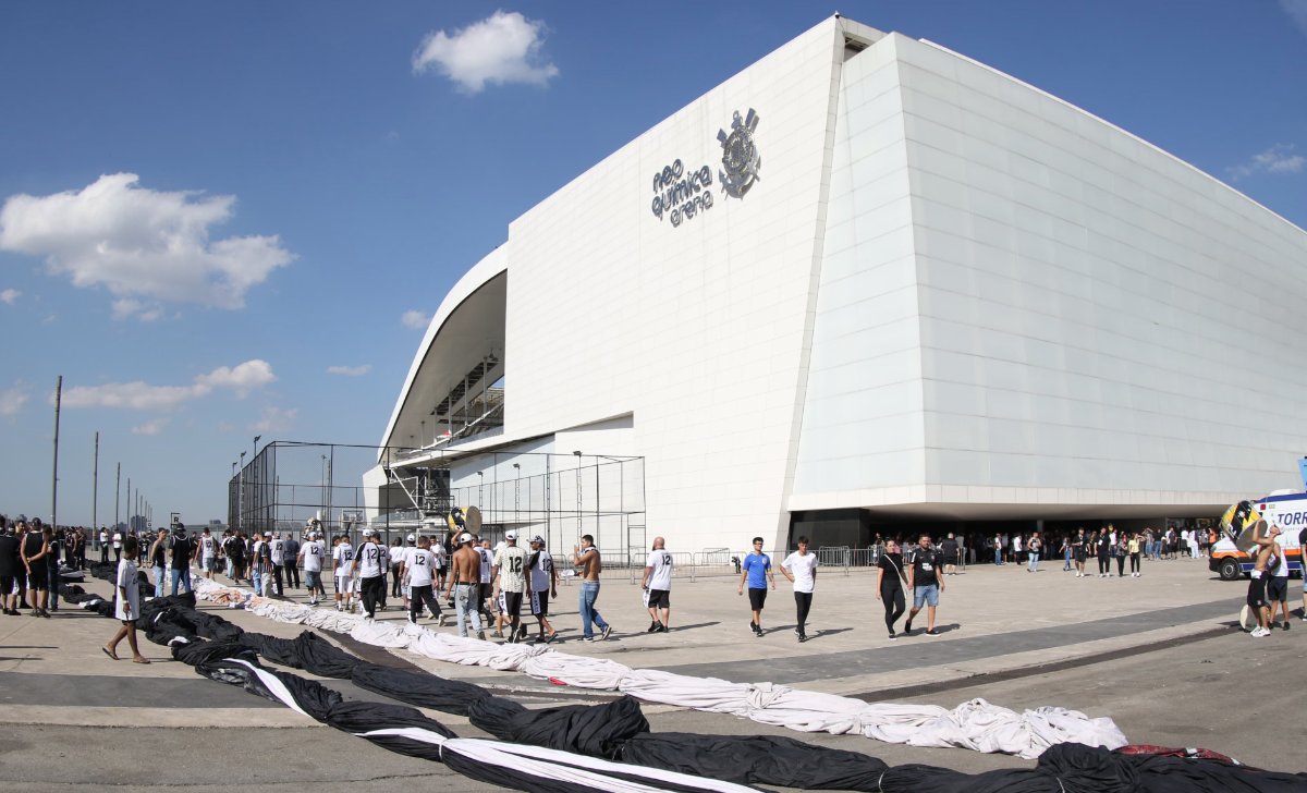 goleadadazoeira's tweet image. o Corinthians é o único time do Brasil com TRÊS casas
tem que respeitar