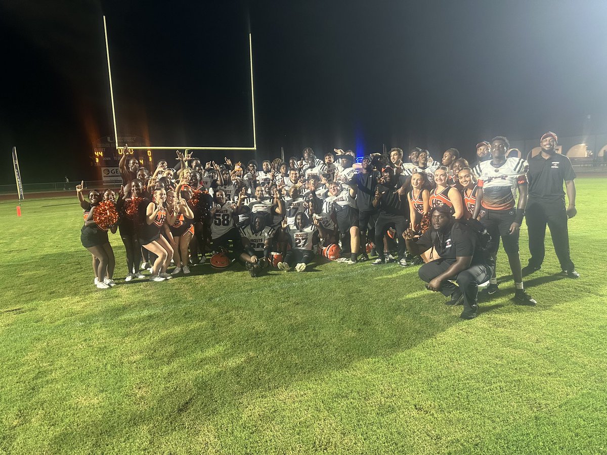 CoachKLang's tweet image. 1st game of the 2025 regular season and 1st victory as Head Coach at Leesburg HS… very proud of the young men that battled.. #StillBuzzin #JacketPride