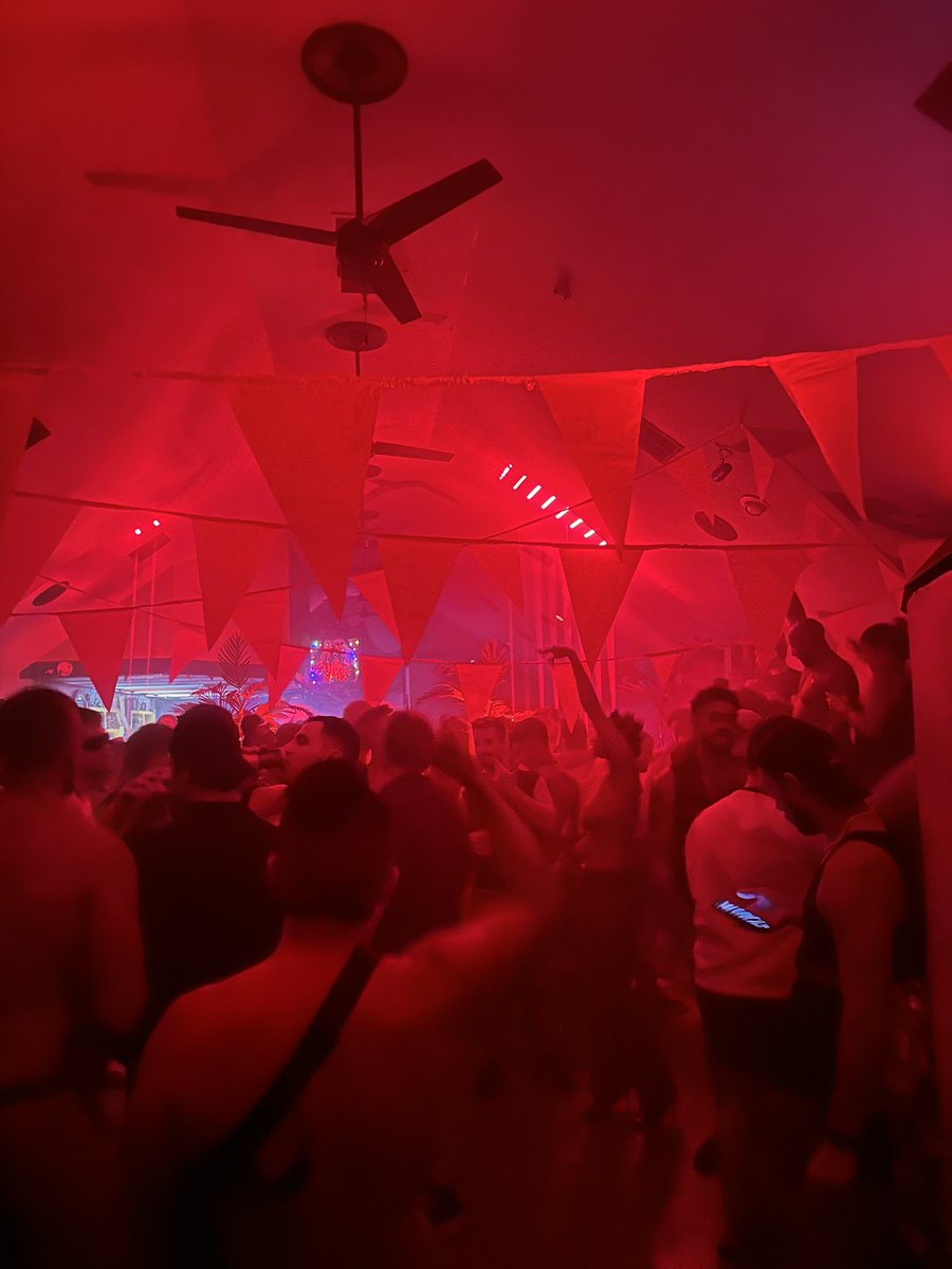 10/10 summer weekend (I saw someone’s hair catch on fire at 1000 Figs)