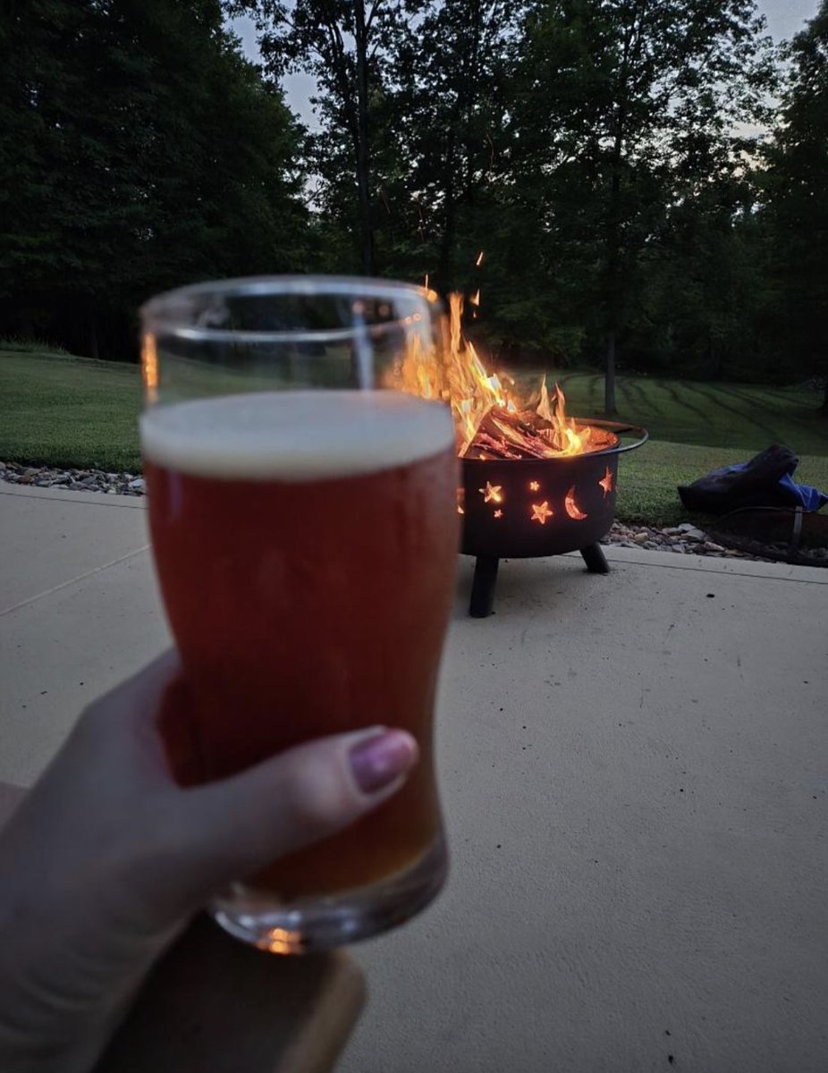 Cold beer, warm fire, great patio vibes. 🍻 What more could you need tonight?

📷: Lora W. via Untappd