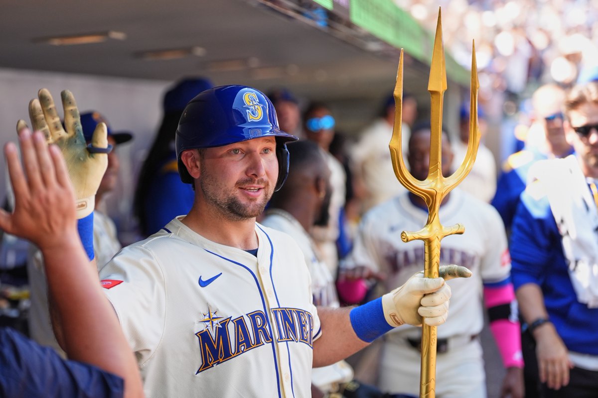 lindseywasson's tweet image. No wait time for this one--after the tying HR in the 1st against the #Athletics, #Mariners' Cal Raleigh hits his 49th home run of the season in the 2nd to break the record for most single-season HRs by a catcher.  (AP/Lindsey Wasson)