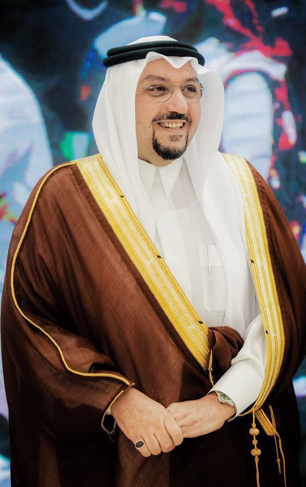 #القصيم
تحت رعاية وحرص وجهود صاحب السمو الملكي الأمير الدكتور فيصل بن مشعل أمير منطقة القصيم عراب  النماء والتطور والأزدهار بدعم من حكومة خادم الحرمين وسمو ولي  العهد حفظهم الله
اهداء◻️
وَما ثَناكَ كَلامُ الناسِ عَن كَرَمٍ
وَمَن يَسُدُّ طَريقَ العارِضِ الهَطِلِ
أَنتَ الجَوادُ