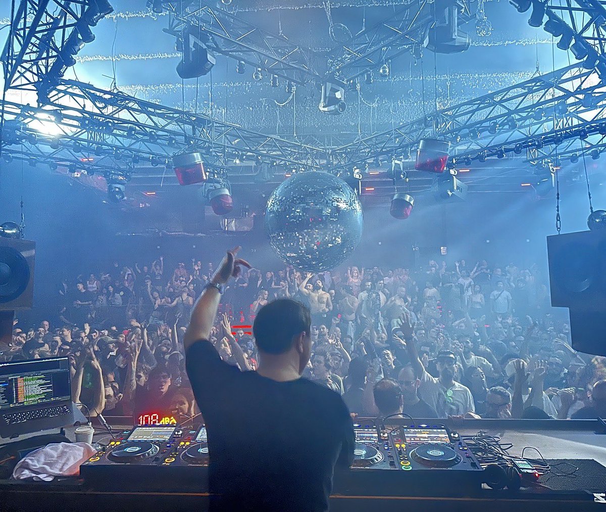 One week away ((())) <a href="/StereoMtl/">Stereo Montreal</a> 
Midnight till noon and beyond… 🪩