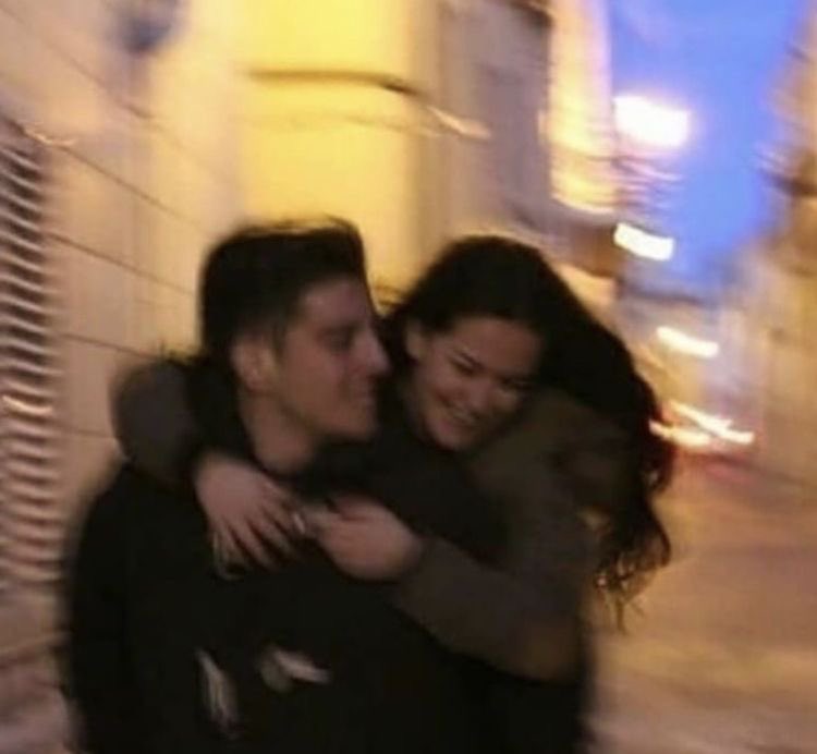 "Sen benim en sevdiğim kişisin ve seni sonsuza dek, daima seveceğim."