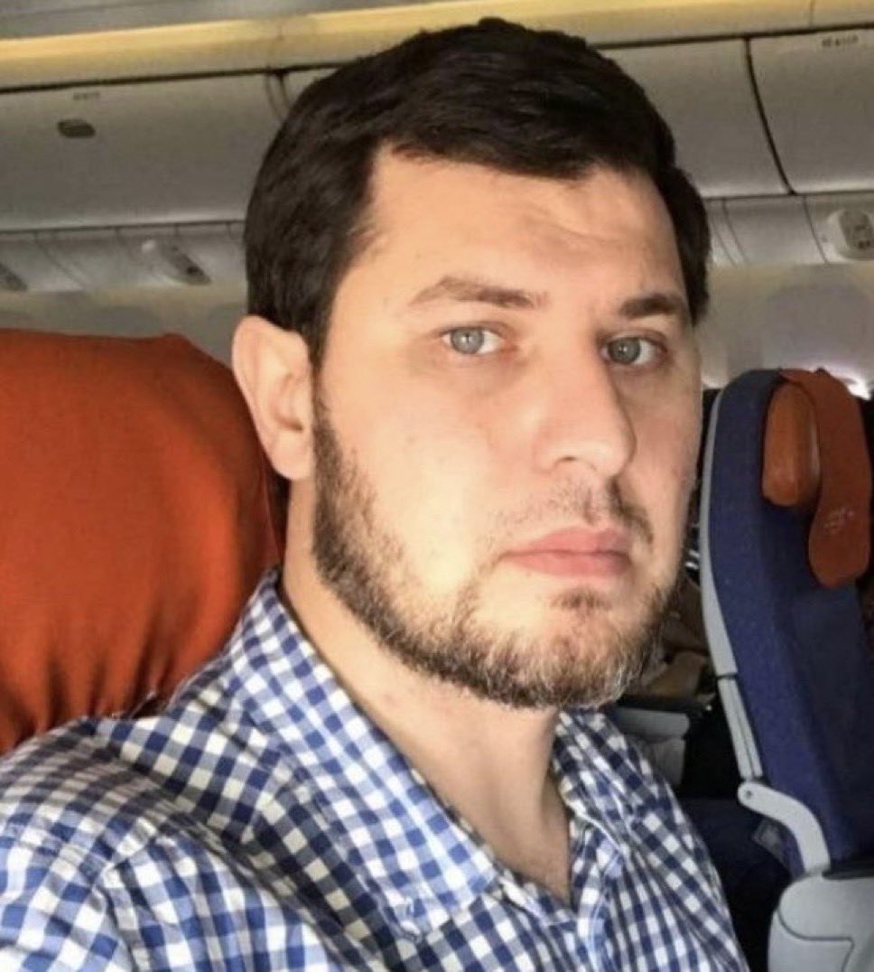 Rusya’nın Çeçenistan işgaline ve Kadirov’un kukla rejimine boyun eğmediği için Türkiye’ye sığınmak durumunda kalan Zelimhan Mustafinov, 6 Mart’tan bu yana Geri Gönderme Merkezinde tutuluyor.

Türkiye’de hakkında tek bir adli işlem olmamasına rağmen hakkında sınır dışı kararı