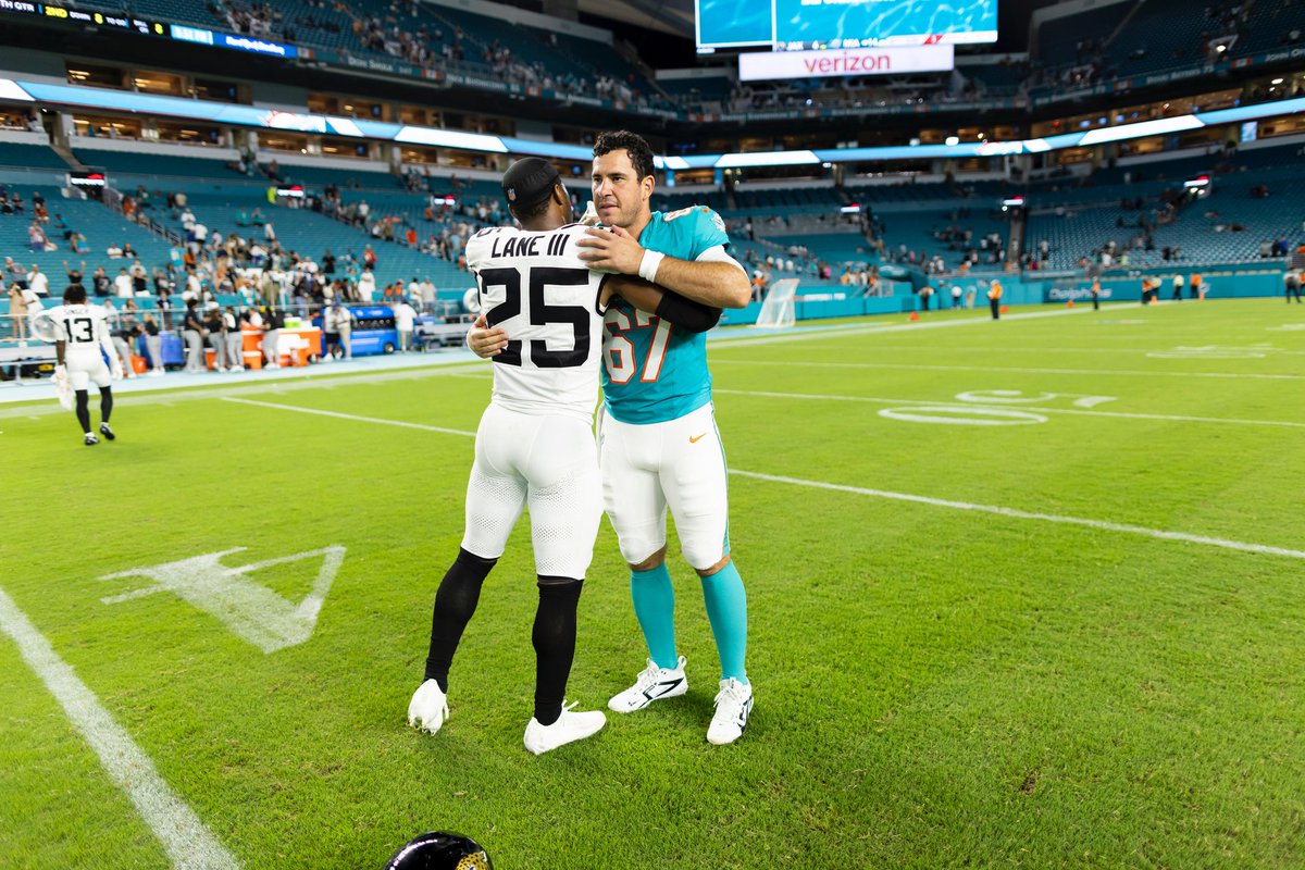 NavyFB's tweet image. The Brotherhood in the @NFL 

@Rayuan18 | @joecardona49 

#GoNavy | #ProGoats