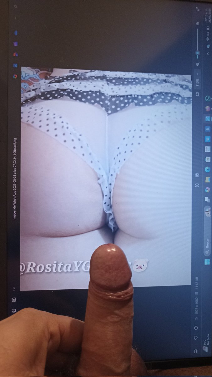 Hoy domingo q casi llegamos a 500 seguidores les voy a presumir los tributos q nos mandaron, me encantan , y a mi esposo le prende saber q alguien más me quiere coger
🐷🐷