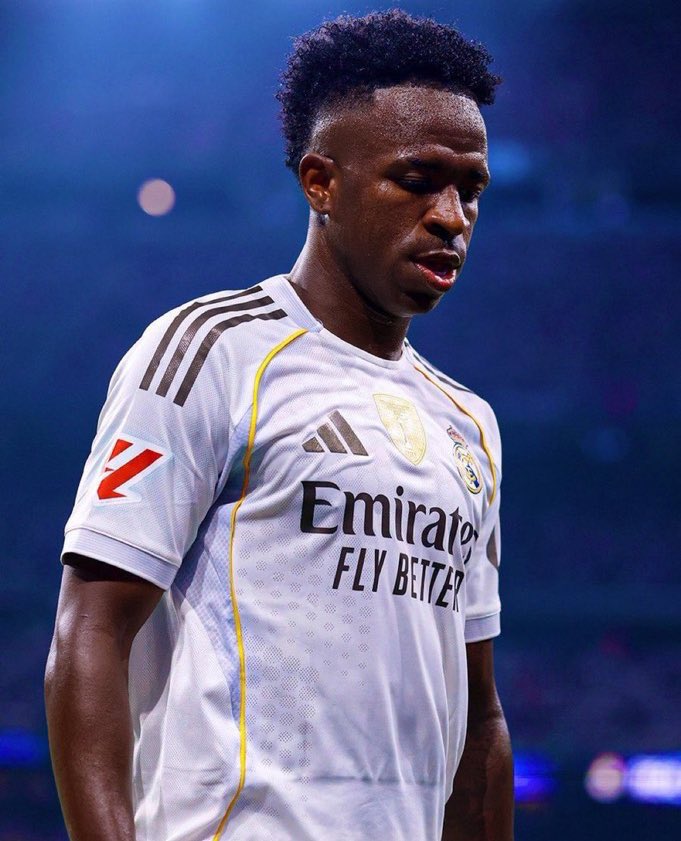 “Cuando la mierda llega al cuello, hay unos que corren… y otros que se quedan.”

Yo me quedo Vini, yo me quedo.