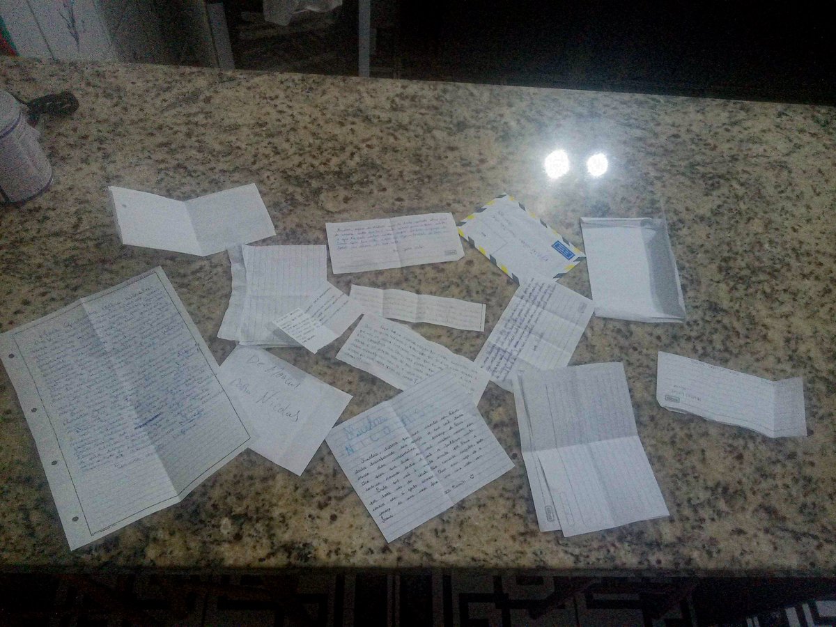 meus amigos da célula e meus pais escreveram cartinhas pra mim, fiquei mt feliz com isso, de vdd

esse final de semana foi incrível e sou muito grato por tudo isso <3

eu sou muito feliz!!! :D