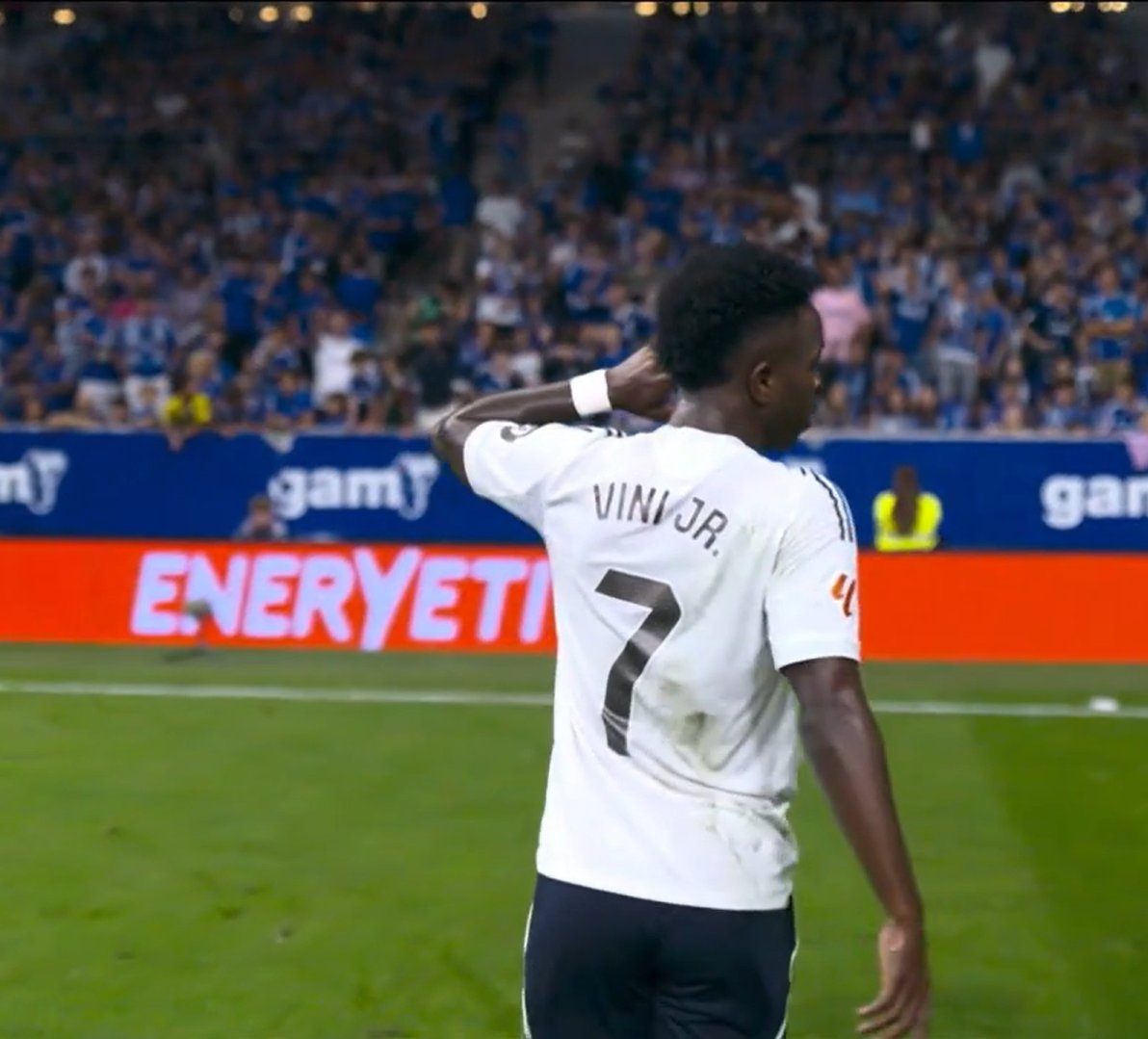 Xabi Alonso deixou o Vini Jr no banco e em 15 minutos ele resolveu um jogo em que o Real Madrid tomava pressão. 1 Gol e 1 Assistência.
