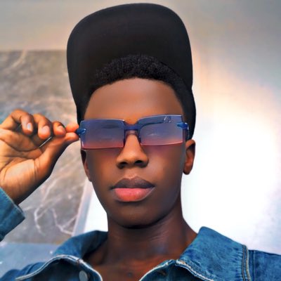 xristolarson's tweet photo. #NewProfilePic https://t.co/H6D4XJ4r4z