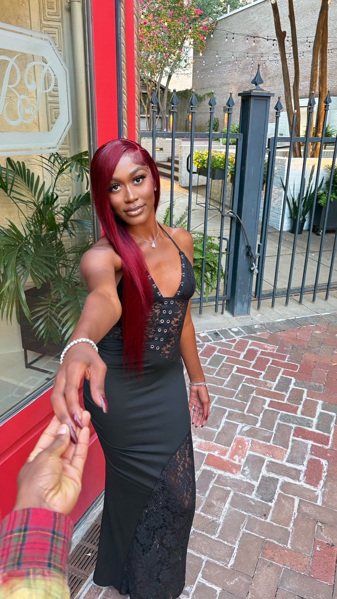 _ChynaaaDolll's tweet photo. Fine Dining, But I’m Finer🍷🖤#DateNight https://t.co/scgD3rDKJc