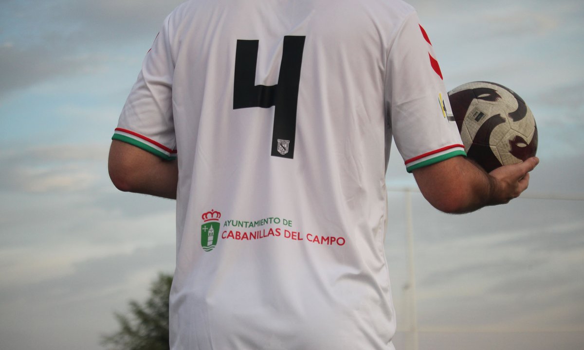 RECUERDO A PAJARERO Y VICTORIA DEL SPORTING EN EL "II MEMORIAL ÁNGEL BLANCO"

El Ramiro Almendros acogió la 2ª edición del amistoso de pretemporada que homenajea al histórico directivo del Cabanillas, y en el que el equipo local se impuso 4-1 al Horche.

aytocabanillas.org/recuerdo-a-paj…