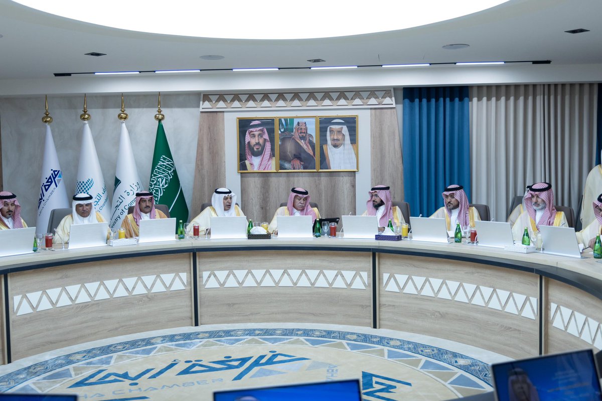 malkassabi's tweet photo. أزور عسير الأصالة والتراث والكرم، والتقيت اليوم بمجتمع الأعمال من رجال وسيدات ورواد، مستعرضين مقترحاتهم وتحدياتهم لمعالجتها وتحويلها إلى فرص. https://t.co/VQ7eCDgVW5