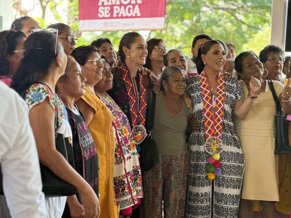 Ariadna Montiel Reyes (@a_montielr) on Twitter photo Con nuestra presidenta <a href="/Claudiashein/">Claudia Sheinbaum Pardo</a> visitamos el módulo de registro de la #PensiónMujeresBienestar en Ometepec, Guerrero. Es inspirador acompañar a tantas mujeres que, con alegría, se registran para recibir esta pensión, un reconocimiento a toda una vida de trabajo y esfuerzo. Con nuestra presidenta <a href="/Claudiashein/">Claudia Sheinbaum Pardo</a> visitamos el módulo de registro de la #PensiónMujeresBienestar en Ometepec, Guerrero. Es inspirador acompañar a tantas mujeres que, con alegría, se registran para recibir esta pensión, un reconocimiento a toda una vida de trabajo y esfuerzo.