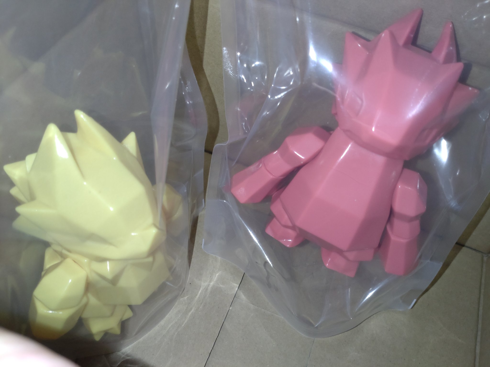 ネコラット　ソフビ Highlights by nekorat(ネコラット)ソフビ製作中！次は台湾