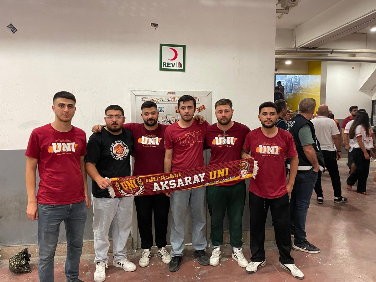 DEPLASMANDA SAMİYEN'DE BU TARAFTARIN HEP SENİNLE!

GALATASARAY'IMIZI Kayseri'de yalnız bırakmadık.

#ultrAslanUNI