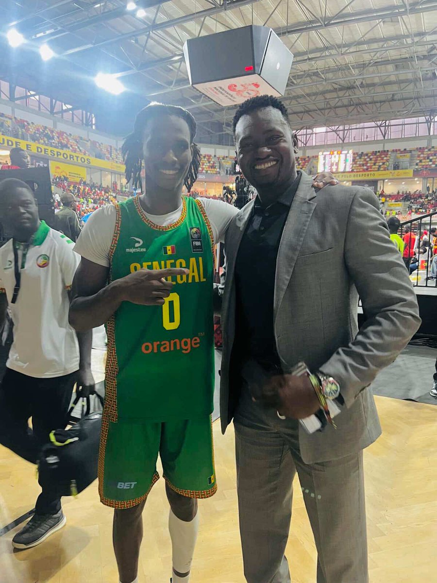 Valencia Basket Club (@valenciabasket) on Twitter photo Repasamos un gran <a href="/AfroBasket/">FIBA #AfroBasket</a> para <a href="/brancoupapi99/">Brancou Papi</a> que encima acaba con este fotón de la derecha 🧡
Cas 👉 Brancou Badio, medalla de bronce con Senegal en el AfroBasket 2025
acortar.link/iC4mTm
Val 👉 Brancou Badio, medalla de bronze amb el Senegal en el AfroBasket 2025 Repasamos un gran <a href="/AfroBasket/">FIBA #AfroBasket</a> para <a href="/brancoupapi99/">Brancou Papi</a> que encima acaba con este fotón de la derecha 🧡
Cas 👉 Brancou Badio, medalla de bronce con Senegal en el AfroBasket 2025
acortar.link/iC4mTm
Val 👉 Brancou Badio, medalla de bronze amb el Senegal en el AfroBasket 2025