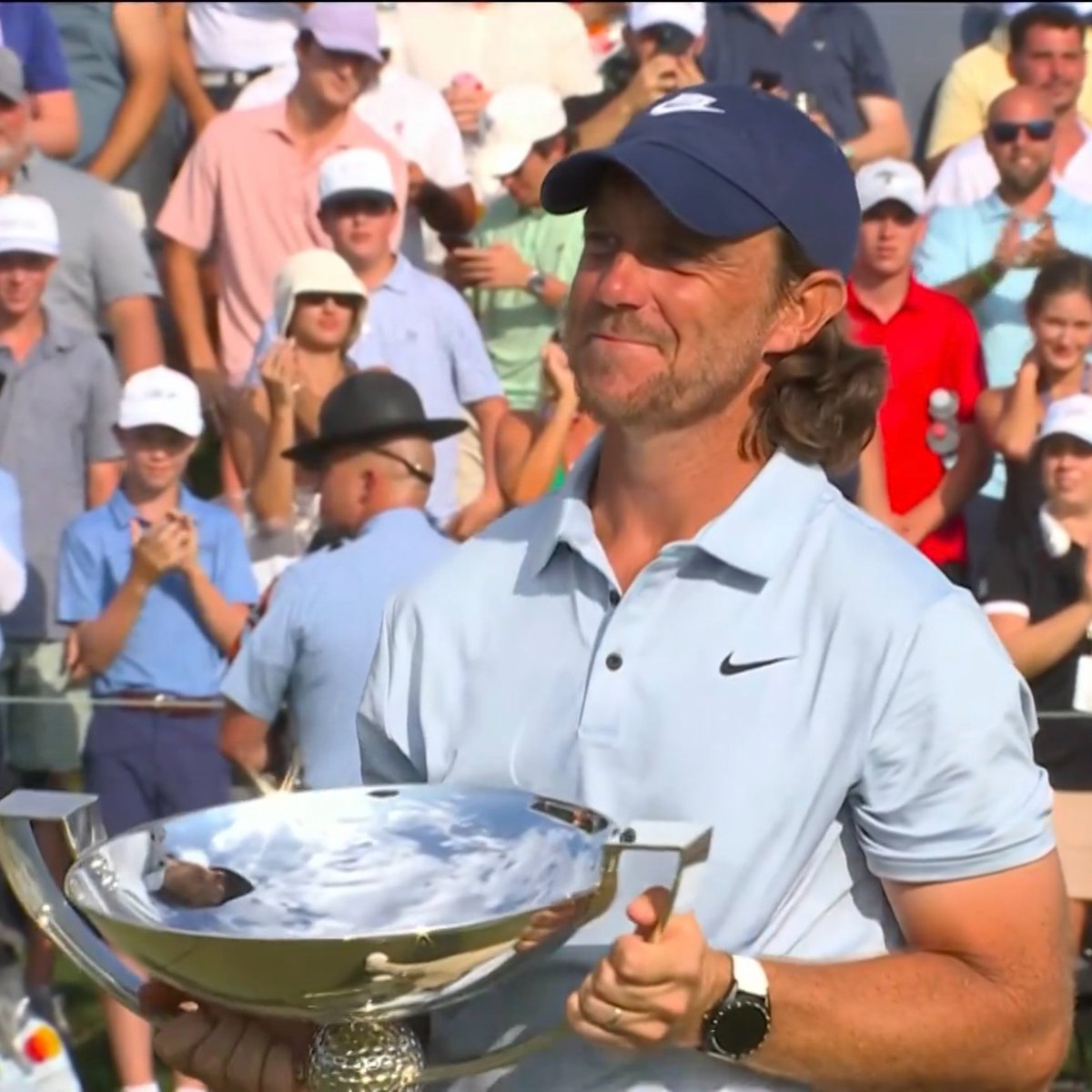 GOLF_com's tweet image. TOMMY! TOMMY! TOMMY! 🗣️

FedEx Cup Champion Tommy Fleetwood gets his trophy. 🥲