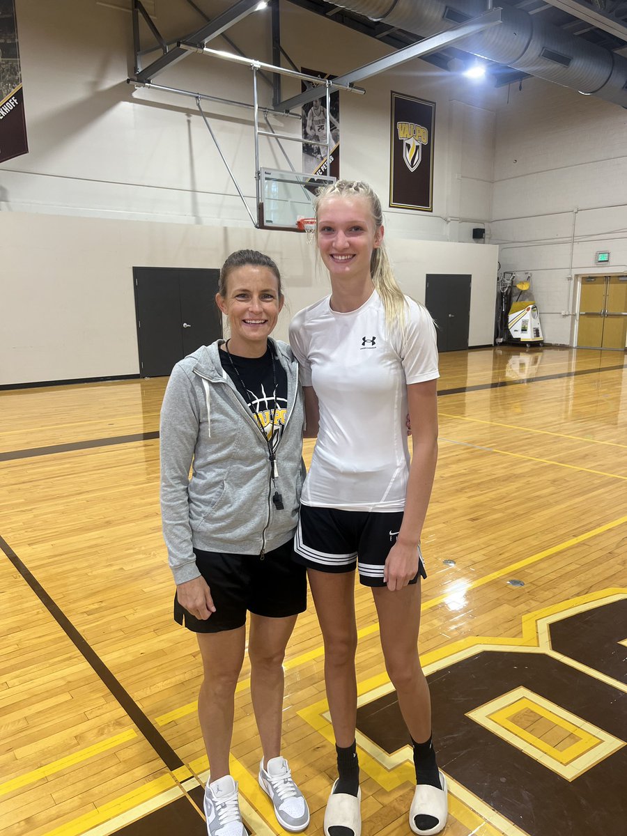 Ava Simpson (@avasimpson2424) on Twitter photo Had a great time at the <a href="/ValpoBasketball/">Valpo Basketball</a> elite camp! Thank you <a href="/CoachAWhitt/">Andrew Whitt</a> and <a href="/boyd_courtney/">Courtney Boyd</a> for the invite! Had a great time at the <a href="/ValpoBasketball/">Valpo Basketball</a> elite camp! Thank you <a href="/CoachAWhitt/">Andrew Whitt</a> and <a href="/boyd_courtney/">Courtney Boyd</a> for the invite!
