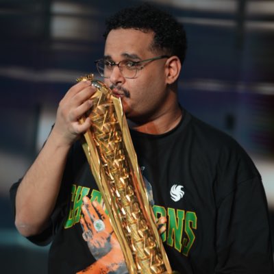 واحلى اوييييييلي عليك اننننطه للكاس 

#NewProfilePic