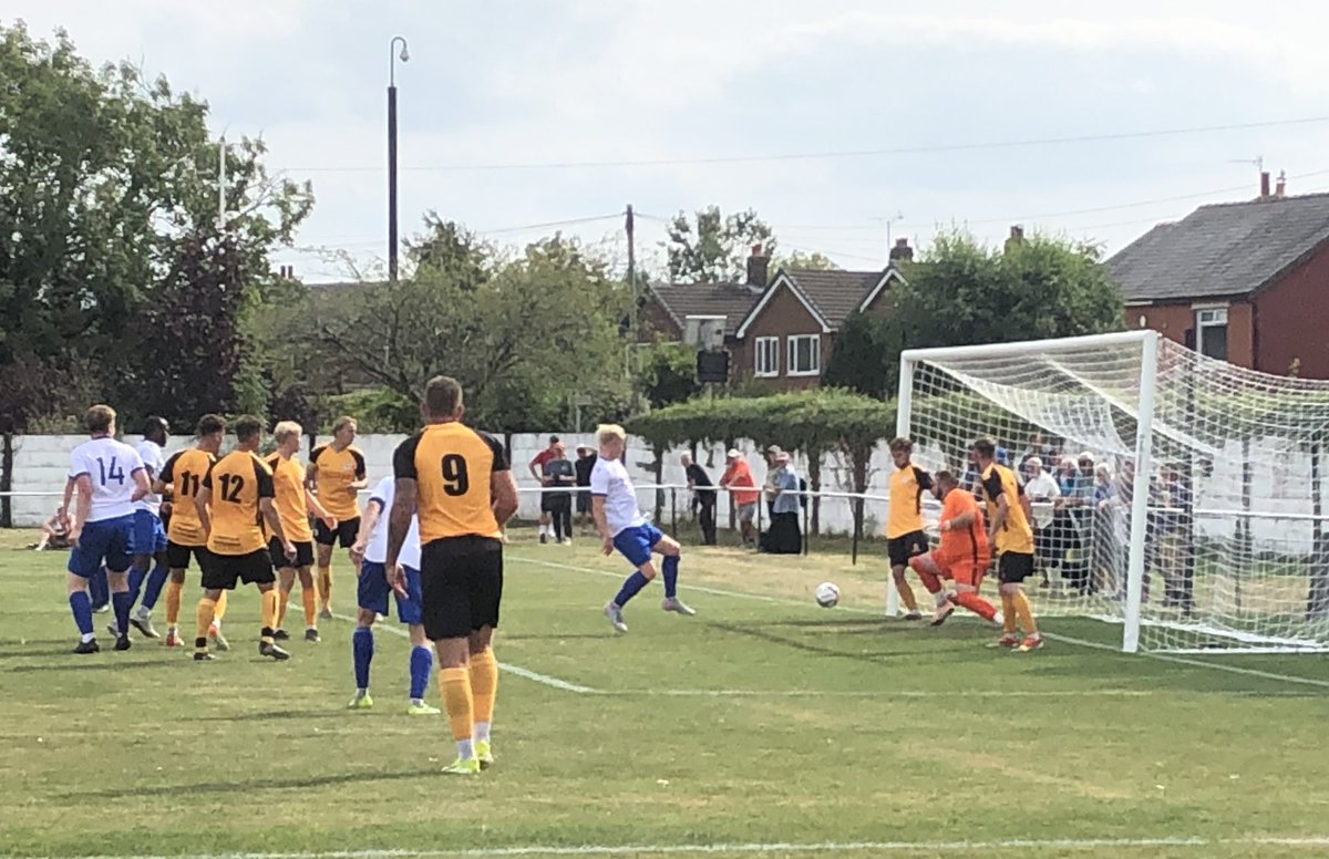 KizWxm's tweet image. From there we joined a crowd of over 400 at @HBAFC who witnessed an all action encounter which saw @Turton_FC defeated 6-2 in a @westlancsleague 1st Division game. Both sides scored cracking goals and the final outcome could have been far more than 8 goals scored #groundhopping