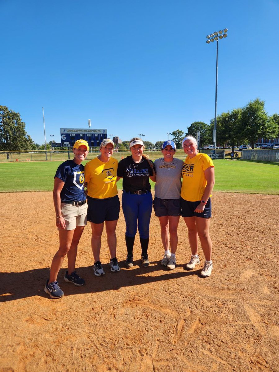 shelbyrbrock's tweet image. Had an amazing time at the Murray State University camp! Thank you for having me on your beautiful campus! Go Racers!!!
@xtremedemarini @RacersSoftball @coachsaraflenor @MGlory18UNatLew @CoachGill_MSU