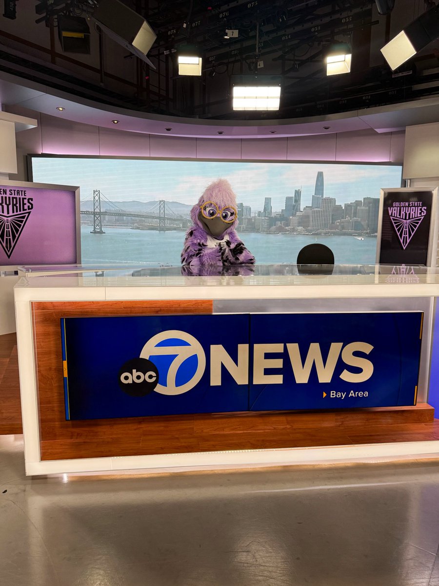 Violet tweet media