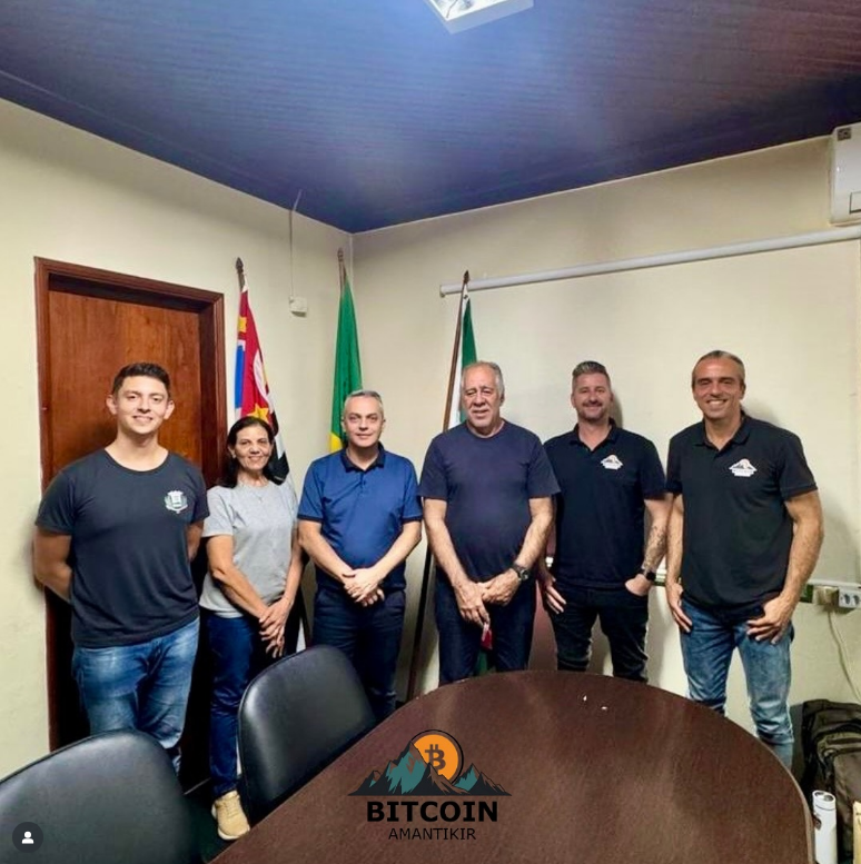 bitcoinamantiki's tweet photo. 📍Bitcoin Amantikir em São Bento do Sapucaí
🔜 Em breve, compartilharemos os próximos passos com vocês.
#BitcoinAmantikir #SãoBentoDoSapucaí #InovaçãoFinanceira #TurismoConectado #EconomiaDigital #BitcoinNaMantiqueira #CriptoAtivo https://t.co/YRyRpTZSCV
